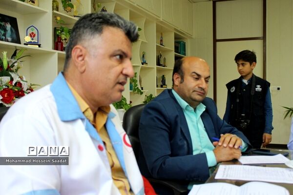 جلسه برنامه‌ریزی اوقات فراغت دانش‌آموزان در بوشهر