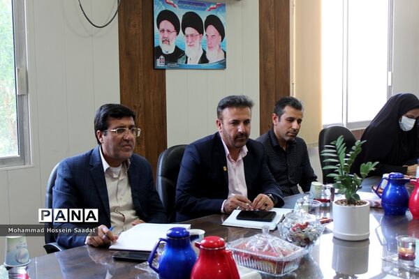 جلسه برنامه‌ریزی اوقات فراغت دانش‌آموزان در بوشهر