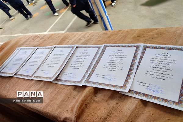 قدردانی از سفیران سلامت دبیرستان شهید قویدل ناحیه 6 مشهد مقدس