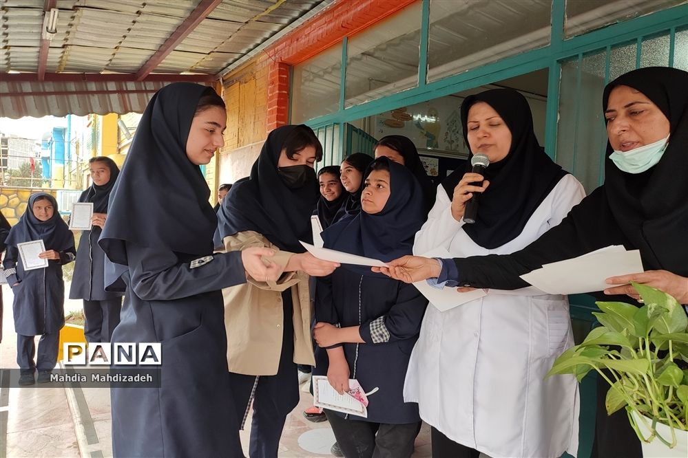 قدردانی از سفیران سلامت دبیرستان شهید قویدل ناحیه 6 مشهد مقدس