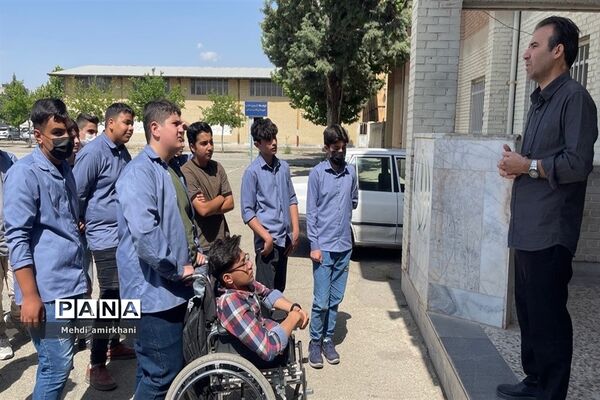 بازدید دانش‌‌‌آموزان مدرسه سعدی از هنرستان دارالفنون ملارد