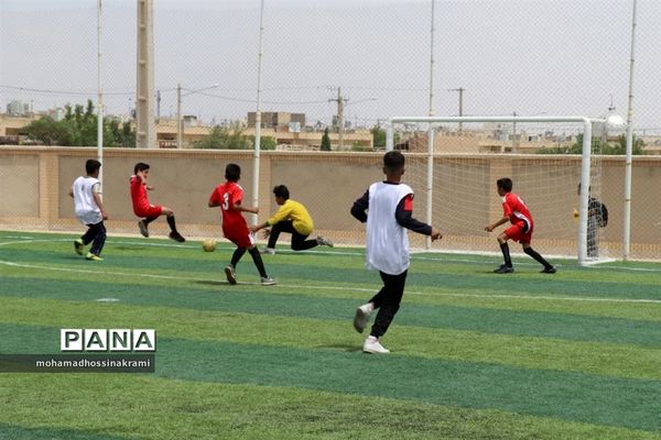 جشنواره مینی‌فوتبال دانش‌آموزان ابرکوهی