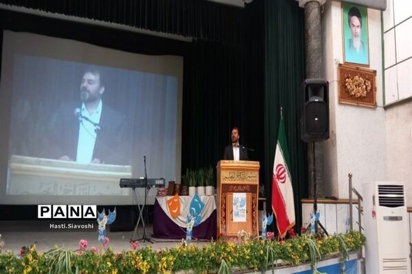 تقدیر از نفرات برتر پاکدشتی در دومین جشنواره ملی تئاتر درسی