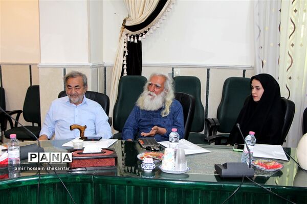 نشست خبری مدیر کل آموزش و پرورش استان یزد با اصحاب‌ رسانه