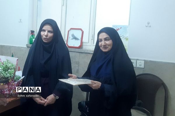 تقدیر از مشاوران مرکز مشاوره مدرسه آموزش و پرورش رودهن