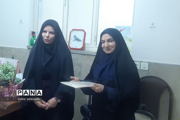 تقدیر از مشاوران مرکز مشاوره مدرسه آموزش و پرورش رودهن