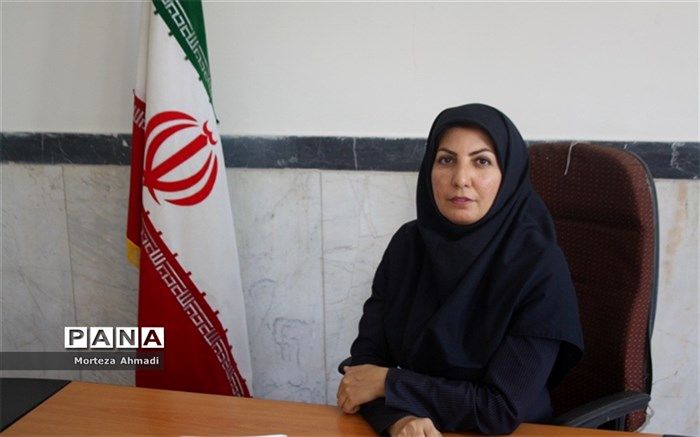 هدف از برگزاری نمایشگاه مشاغل، آشنایی دانش‌آموزان با رشته‌های هنر و فنی‌حرفه‌ای است