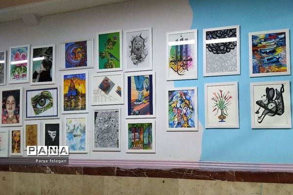 برگزاری نمایشگاه به مناسبت هفته مشاغل در هنرستان فدک