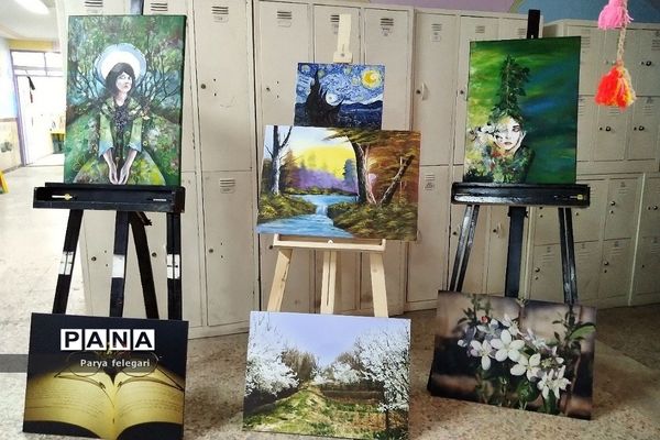 برگزاری نمایشگاه به مناسبت هفته مشاغل در هنرستان فدک