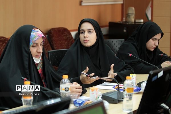 نشست صمیمی معاون آموزش متوسطه با نمایندگان تشکل‌های دانشجویی دانشگاه‌های فرهنگیان و تربیت دبیر شهید رجایی