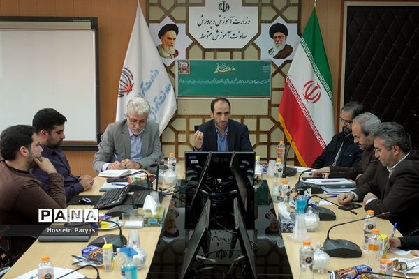 نشست صمیمی معاون آموزش متوسطه با نمایندگان تشکل‌های دانشجویی دانشگاه‌های فرهنگیان و تربیت دبیر شهید رجایی