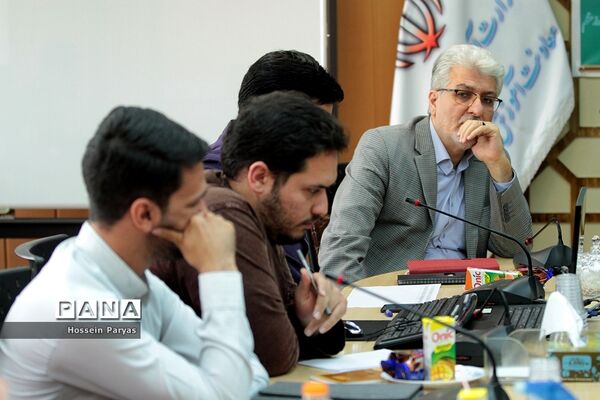 نشست صمیمی معاون آموزش متوسطه با نمایندگان تشکل‌های دانشجویی دانشگاه‌های فرهنگیان و تربیت دبیر شهید رجایی