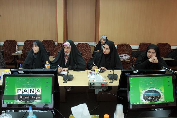 نشست صمیمی معاون آموزش متوسطه با نمایندگان تشکل‌های دانشجویی دانشگاه‌های فرهنگیان و تربیت دبیر شهید رجایی