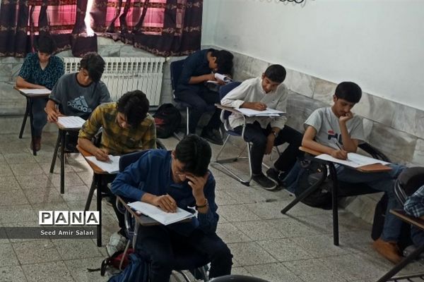 برگزاری مرحله دوم آزمون پایش سمپاد در دبیرستان شهید بهشتی کاشمر