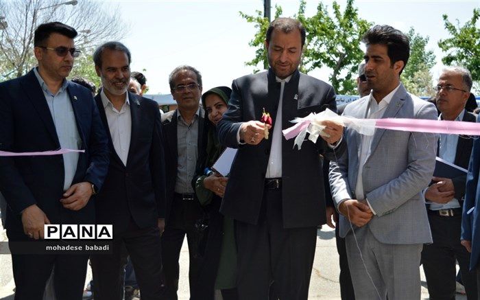 نمایشگاه توانمندی های هنرجویان هنرستان های آموزش و پرورش منطقه ۲ افتتاح شد