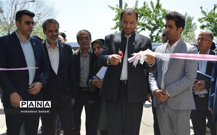 نمایشگاه توانمندی های هنرجویان هنرستان های آموزش و پرورش منطقه ۲ افتتاح شد