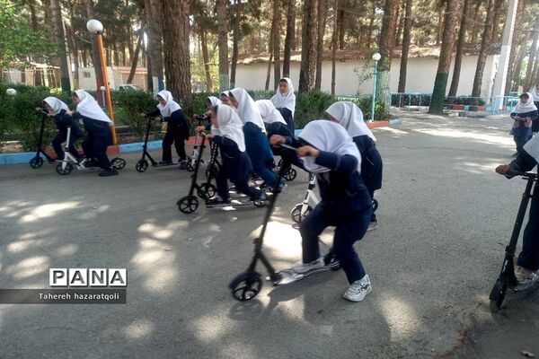اردوی دانش‌آموزی مدارس ملارد در اردوگاه شهید منتظری شهریار
