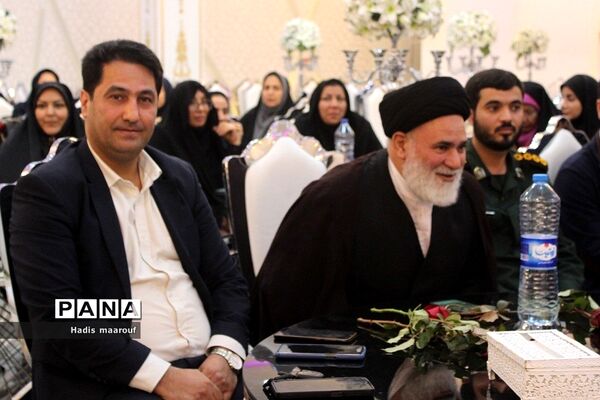 مراسم تقدیر از مدیران، معاونان و معلمان نمونه و بازنشسته در ناحیه ۲ بهارستان