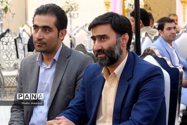 مراسم تقدیر از مدیران، معاونان و معلمان نمونه و بازنشسته در ناحیه ۲ بهارستان