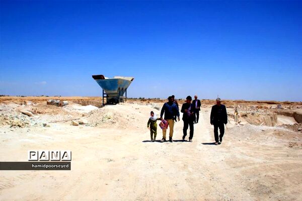 بازدید از چندین کارگاه فعال شهرستان ابرکوه به‌مناسبت روز کارگر