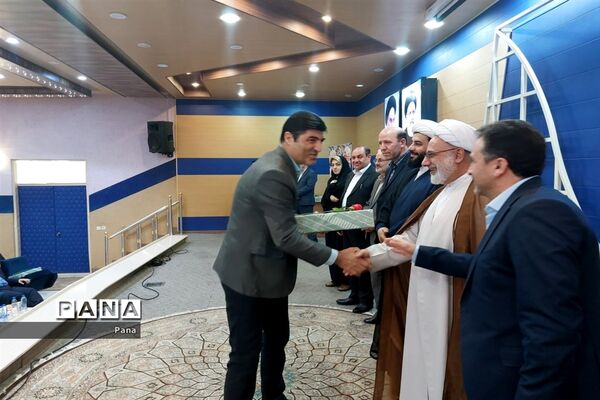 آغاز برنامه‌های گرامیداشت هفته معلم در آذربایجان شرقی