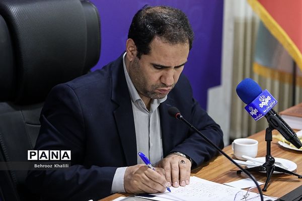 آیین تجلیل از معلمان نمونه کشوری