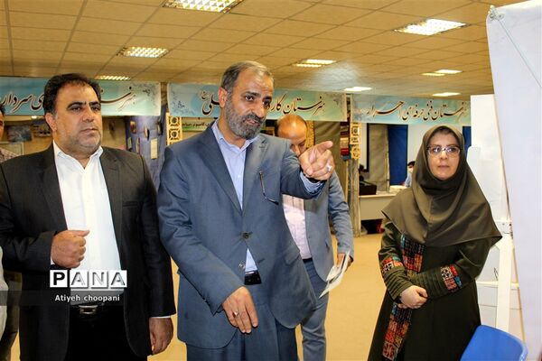 بازدید معاون پرورشی و فرهنگی شهر تهران از نمایشگاه هفتگی مشاغل