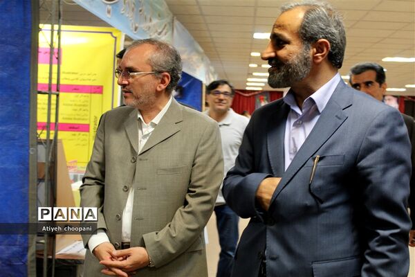 بازدید معاون پرورشی و فرهنگی شهر تهران از نمایشگاه هفتگی مشاغل