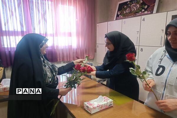 آیین سپاس معلم در آموزشگاه فرزانگان ملارد