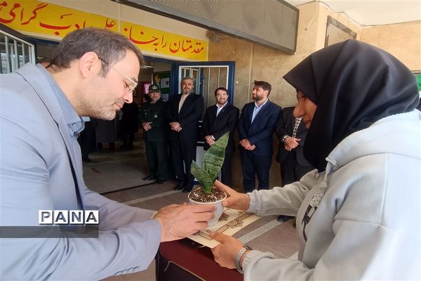 آیین سپاس معلم در آموزشگاه فرزانگان ملارد