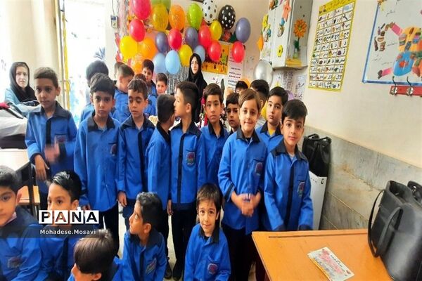 آیین گرامیداشت روز معلم در دبستان شهید تاجیک