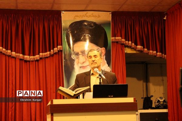 برگزاری نمایشگاه هفته مشاغل با هدف مهارت آموزی