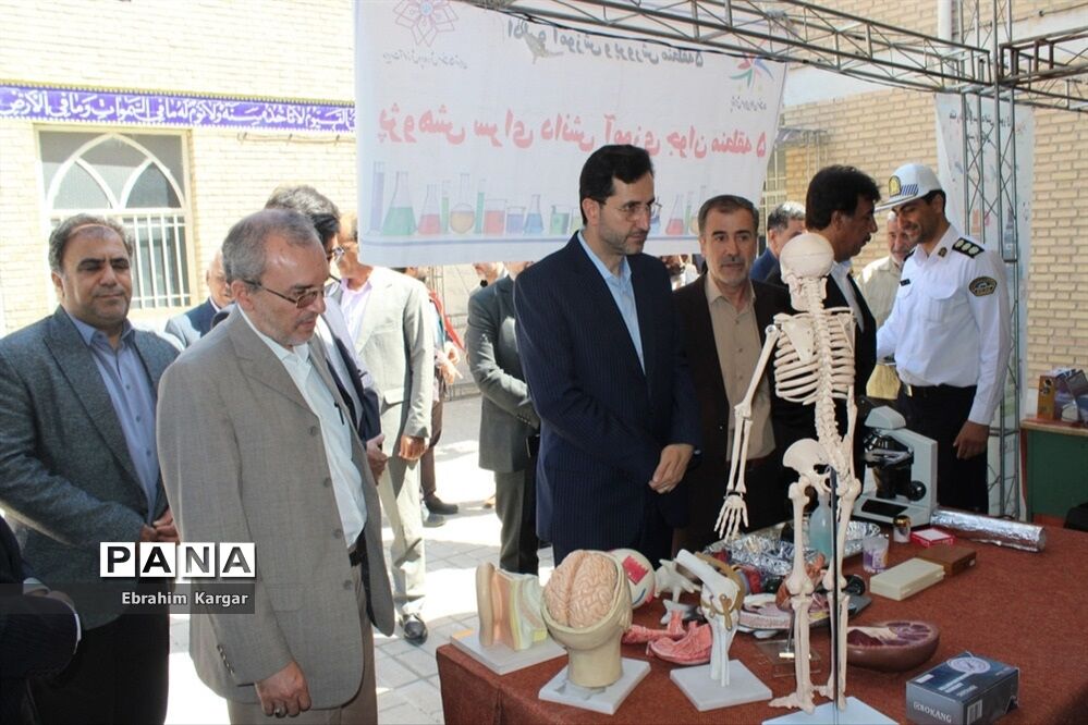 برگزاری نمایشگاه هفته مشاغل با هدف مهارت آموزی