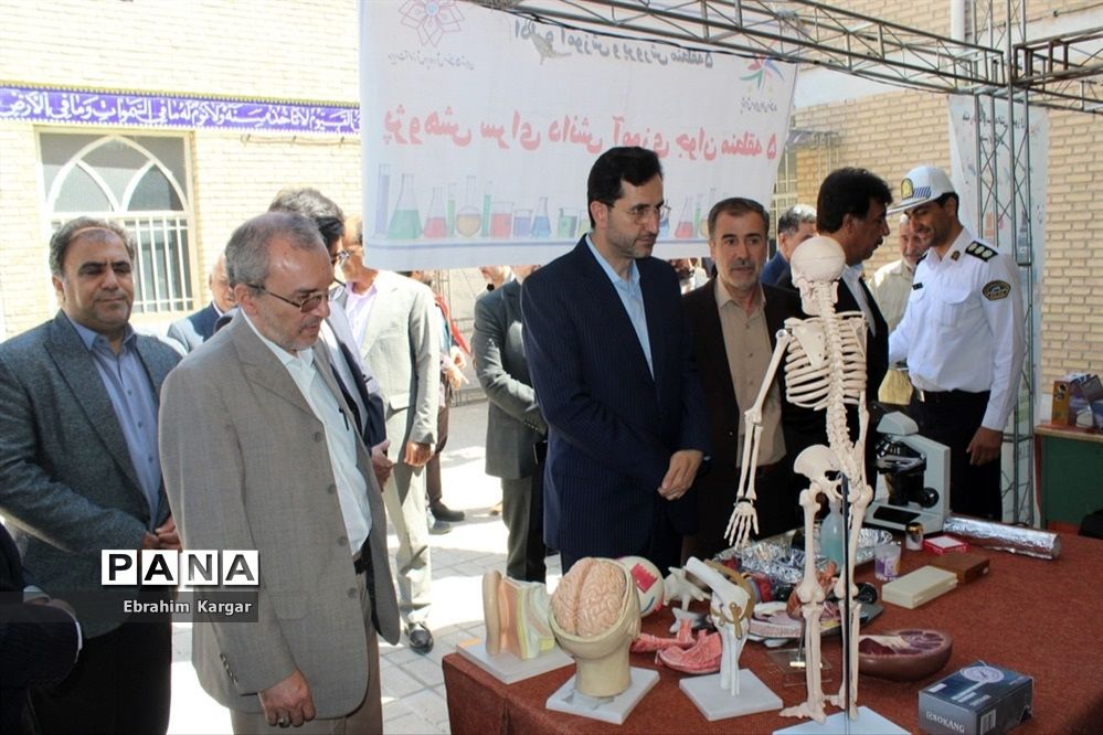 برگزاری نمایشگاه هفته مشاغل با هدف مهارت آموزی