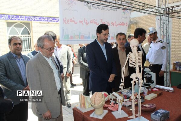 برگزاری نمایشگاه هفته مشاغل با هدف مهارت آموزی