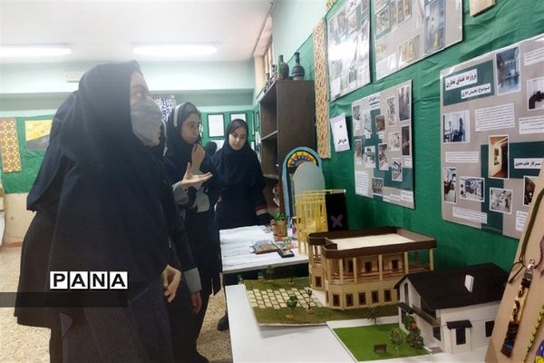 برگزاری نمایشگاه به مناسبت هفته مشاغل در هنرستان فاطمیه