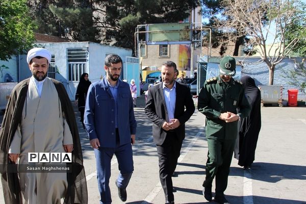 تجلیل از مقام شامخ مجاهدان عرصه تعلیم و تربیت در واحدهای آموزشی اسلامشهر