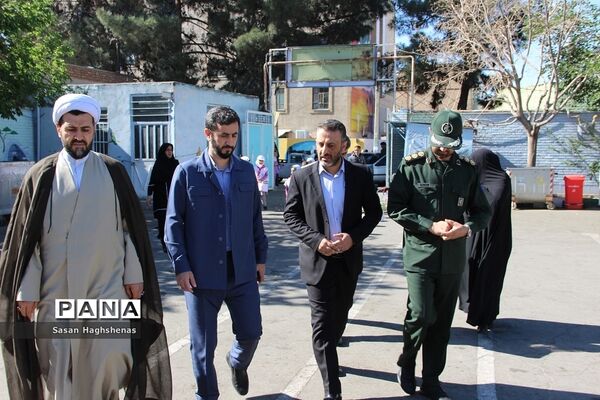تجلیل از مقام شامخ مجاهدان عرصه تعلیم و تربیت در واحدهای آموزشی اسلامشهر