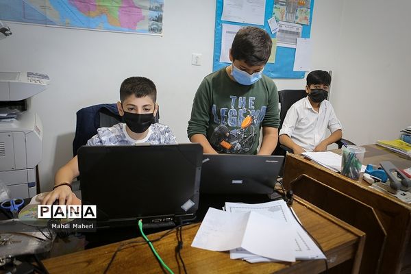 اداره کردن مدرسه توسط دانش‌آموزان