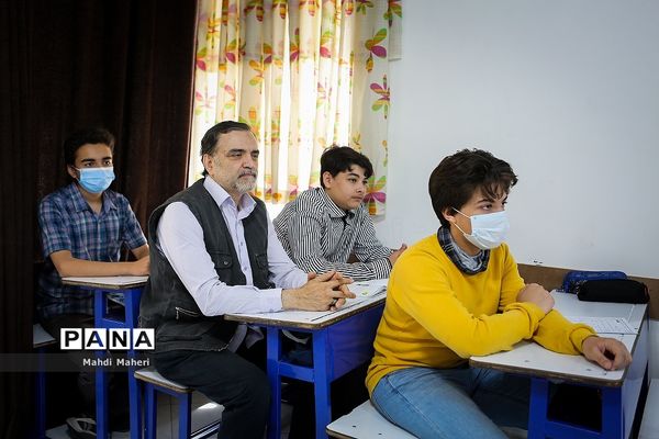 اداره کردن مدرسه توسط دانش‌آموزان