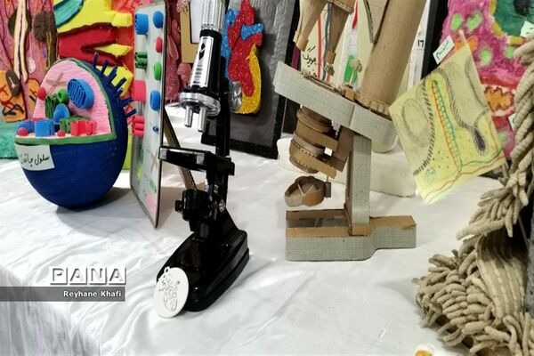 برگزاری جشنواره زیست‌شناسی در دبیرستان کوثر