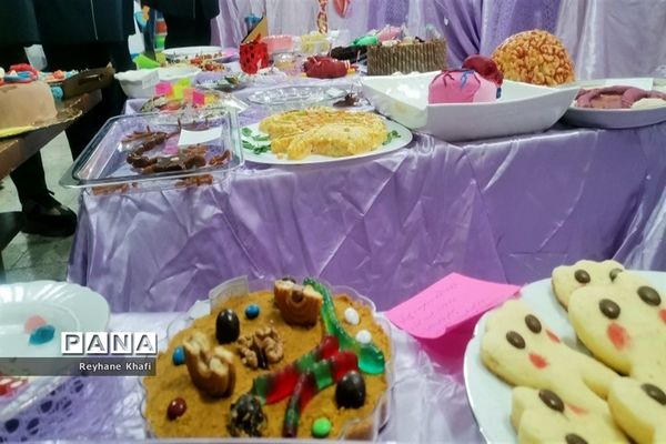 برگزاری جشنواره زیست‌شناسی در دبیرستان کوثر