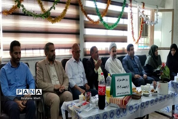 برگزاری جشنواره زیست‌شناسی در دبیرستان کوثر