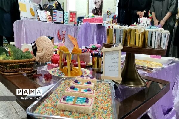 برگزاری جشنواره زیست‌شناسی در دبیرستان کوثر