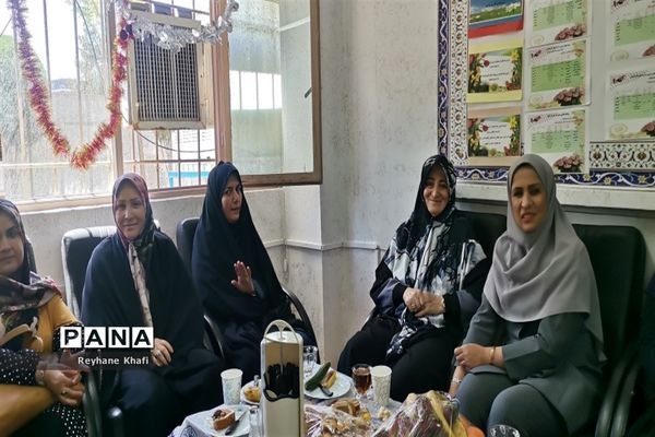 برگزاری جشنواره زیست‌شناسی در دبیرستان کوثر