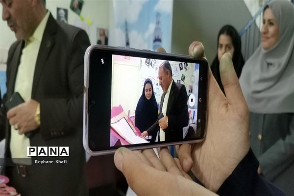 برگزاری جشنواره زیست‌شناسی در دبیرستان کوثر