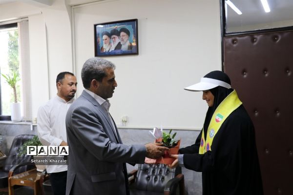 تقدیر از مسئولان اداره‌کل آموزش و پرورش خراسان رضوی در محل کار