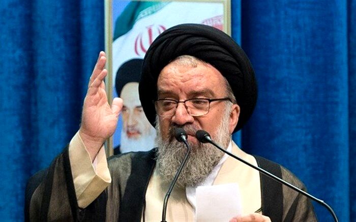 آیت‌الله خاتمی: همسایگان برای برقراری رابطه با ایران مسابقه می‌دهند