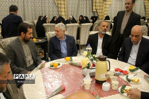 همایش تجلیل از معلمان نمونه ناحیه 3 آموزش و پرورش قم