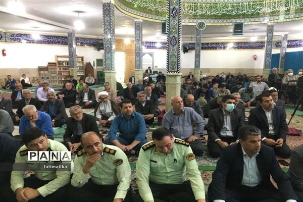 برگزاری میز خدمت  اداره آموزش و پرورش در مصلی نماز عبادی سیاسی جمعه در شهرستان فیروزکوه